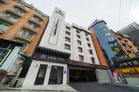 Jeonju Junghwasandong Labe Hotel