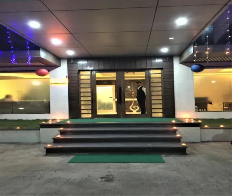 Hotel Grand Heritage Hotels in Vapi