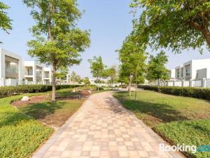 Luxury 5B Villa Private Garden in Ras Al Khaimah