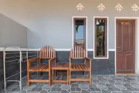 RedDoorz Near Pantai Ujung Genteng Hotels in Ciracap