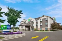 Holiday Inn Express & Suites Belleville (Airport Area) Hotels in Van Buren Charter Township