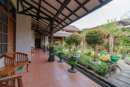 RedDoorz Near Transmart Pangkal Pinang