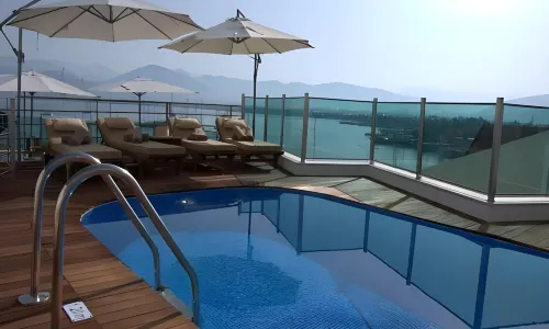 Alesta Yacht Hotel