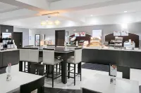 Holiday Inn Express & Suites HOUSTON NORTH - IAH AREA by IHG - breakfast