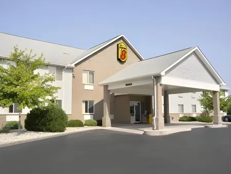 Super 8 by Wyndham Adrian