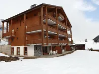 Fénestral 302 Hotels near La Seya, Sentiers des mille fleurs