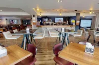 Village Hotel Swansea - bar