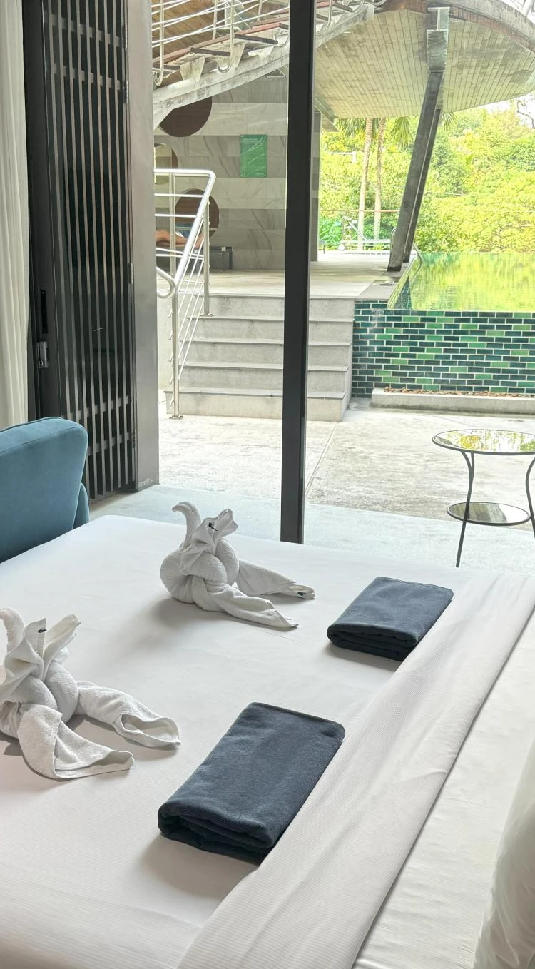รูปภาพของET214 - pool access studio, quiet Patong area