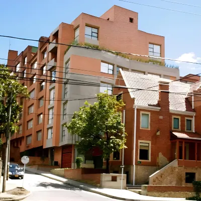 Hotel bh la Quinta Hotels near Chapinero