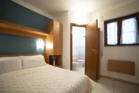 Ferienwohnung "ulivo" Mit Pool Und Privatstrand -1