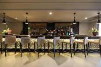 Kenzi Rose Garden - bar