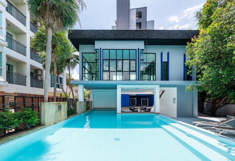 4. 코코텔 치앙 라..