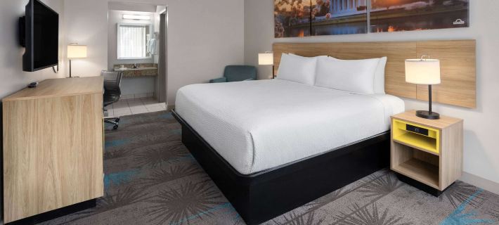 Days Inn by Wyndham Frederick Hotels in Frederick County