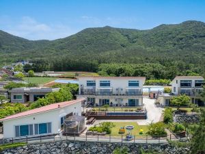 Yeosu Hi Mom Kids Family Pension Black