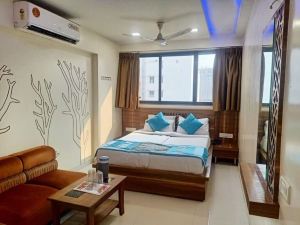 Hotel Citizen - Near Surat Railway Station