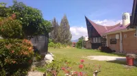 Bernard Guest House Hotel di Tomok