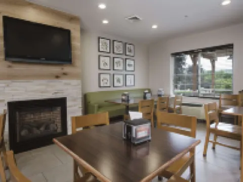 カントリー イン & スイーツ バイ ラディソン レイク ジョージ (クイーンズベリー) ニューヨーク クイーンズベリーのホテル