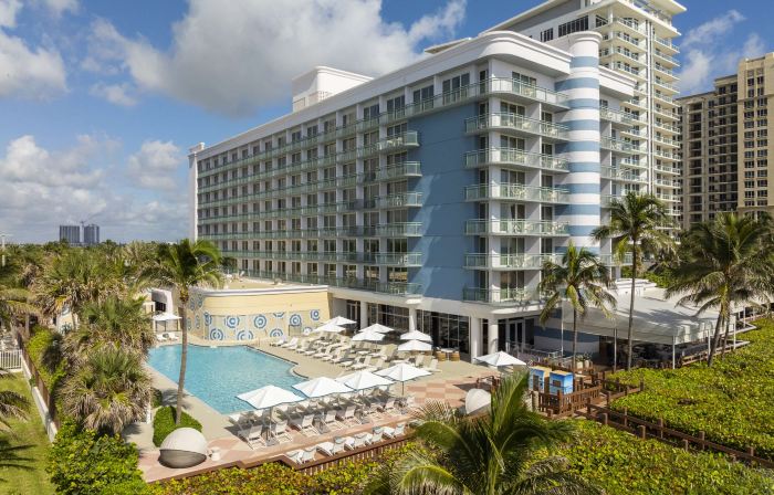 The Singer Oceanfront Resort Singer Island, Curio by Hilton