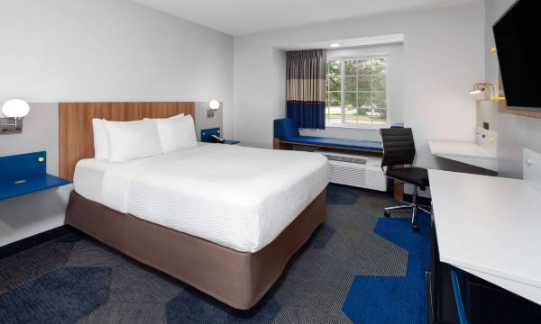 Microtel Inn & Suites by Wyndham Janesville