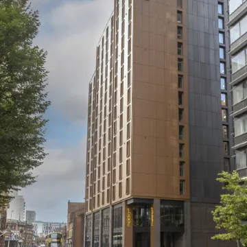 Maldron Hotel Manchester Central – Cathedral Quarter Отели рядом с достопримечательностью «Мост Блэкфрайерс»