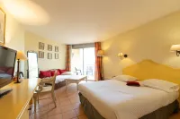 Golden Tulip Avignon le Paradou Hôtels à proximité de : Distore
