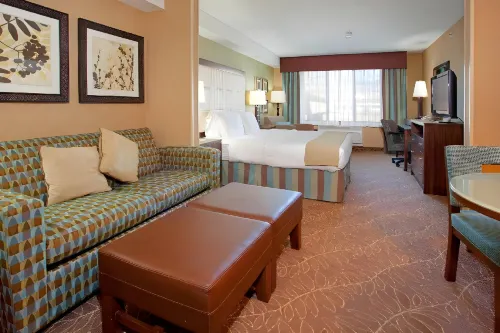 Holiday Inn Express & Suites Logan