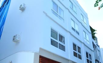 Queen Central Apartment Hotel