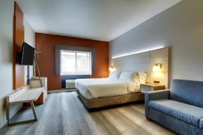 Holiday Inn Express Milwaukee N-Brown Deer/Mequon Hotels in Cedarburg