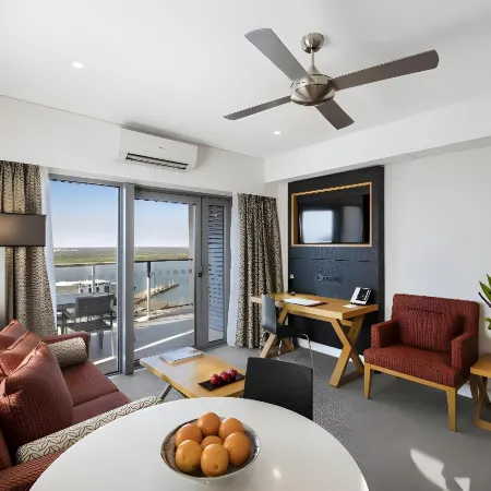Oaks Darwin Elan Hotel