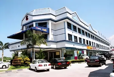 Grand City Hotel Hoteles en Sengkurong B