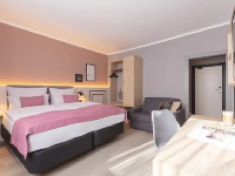 Garner Hotel Berlin - Ku'Damm by IHG Отели рядом с достопримечательностью «Конференц-центр CityCube»