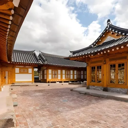 Gyeongju Ipsaedalseumeunal Отели рядом с достопримечательностью «Храм Янсанджэ»