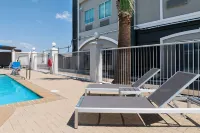 La Quinta Inn & Suites by Wyndham Raymondville - Pools