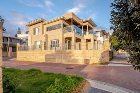 Located in the Mindarie Marina a Luxury House in a Perfect Location
