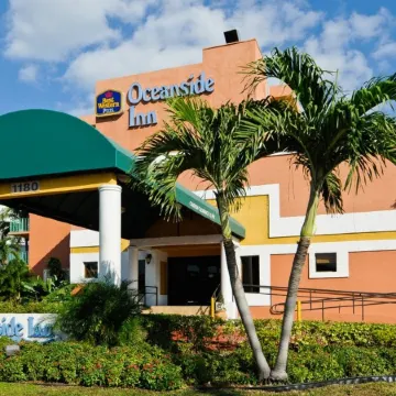 Best Western Plus Oceanside Inn Отели рядом с достопримечательностью «Museum of Discovery and Science»