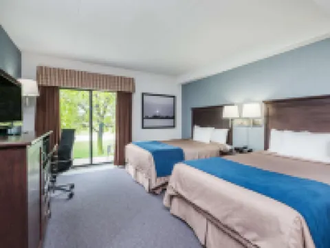 Super 8 by Wyndham Port Elgin Hotels in Bruce County