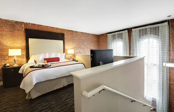 基恩市中心萬楓套房酒店