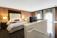 基恩市中心萬楓套房飯店