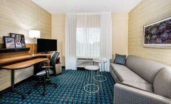 Fairfield Inn & Suites Van Canton Area