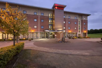 Ramada Plaza by Wyndham Wrexham Các khách sạn gần Wrexham Glynd?r University