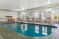 Holiday Inn Express & Suites Marion Hotels in Marion