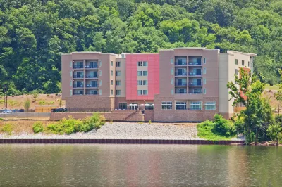 SpringHill Suites Chattanooga Downtown/Cameron Harbor Hotel dekat Purple Sky Healing Arts