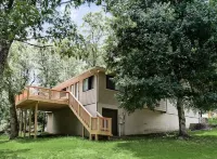 Elegantly decorated home located right next to the Lago Vista Spur bike trail