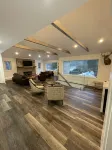 Newly renovated spacious private farmhouse 5 min from lake.