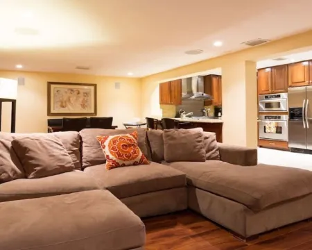 Waterfront Property with a resort style backyard and Heated Pool in Miami Hotels in Kendall