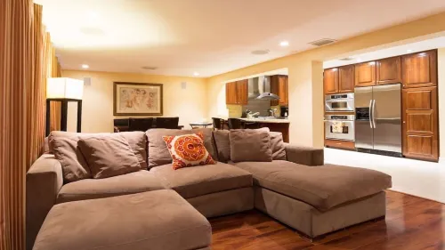 Waterfront Property with a resort style backyard and Heated Pool in Miami Hotels in Kendall