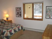 Sunny Condo w/ Outlet Shops, Expansive Mountain, Valley Views Near North Conway