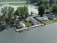 Best Location Water Front.Private Dock.Canoe.Kayak.PaddleBoard,GolfCourseCommnty Hotels in Huron