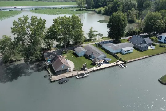 Best Location Water Front.Private Dock.Canoe.Kayak.PaddleBoard,GolfCourseCommnty