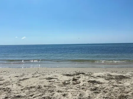 Walk to private beach, central air, wifi, 3 bedrooms.